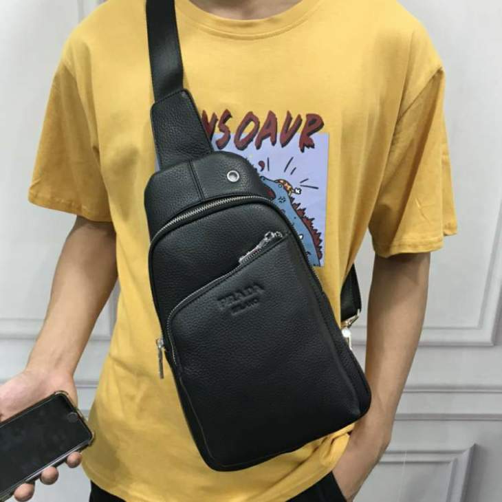 Picture of Prada Mens Bags _SKUfw176365776fw